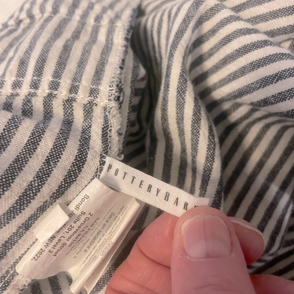 Pottery Barn King size duvet cover .